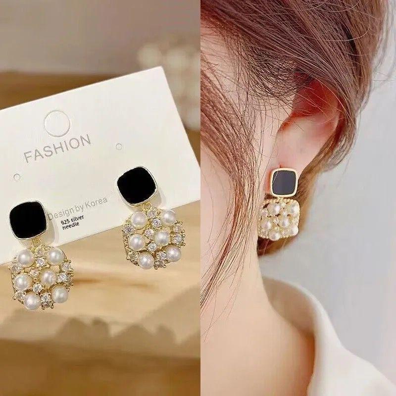 Adorable Pulse and stone Earring - Buyncart
