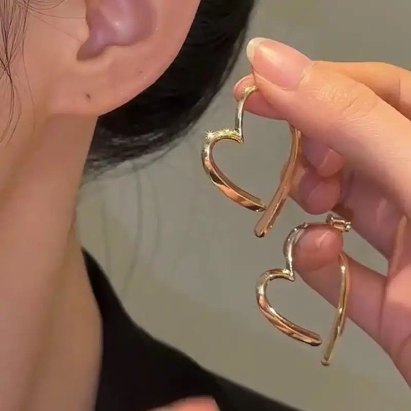 Buy Heart - Shaped Stud Earrings for Women Online in Pakistan β Stylish & Elegant Jewellery | Buyncart - Buyncart
