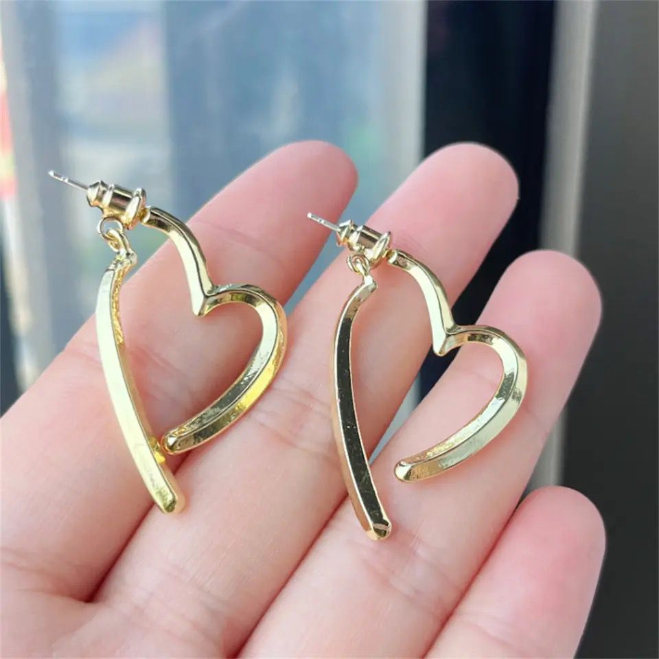 Buy Heart - Shaped Stud Earrings for Women Online in Pakistan β Stylish & Elegant Jewellery | Buyncart - Buyncart