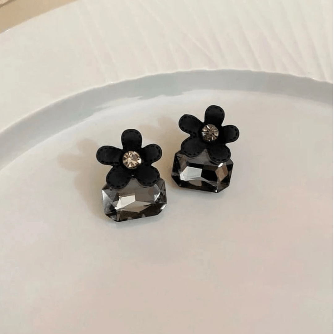 Buy Korean Black Diamond Tops Earrings for Women in Pakistan – Elegant & Trendy Jewellery | Buyncart - Buyncart