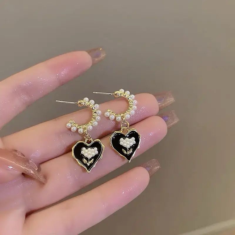 Lady Love Heart Ear Studs - Buyncart